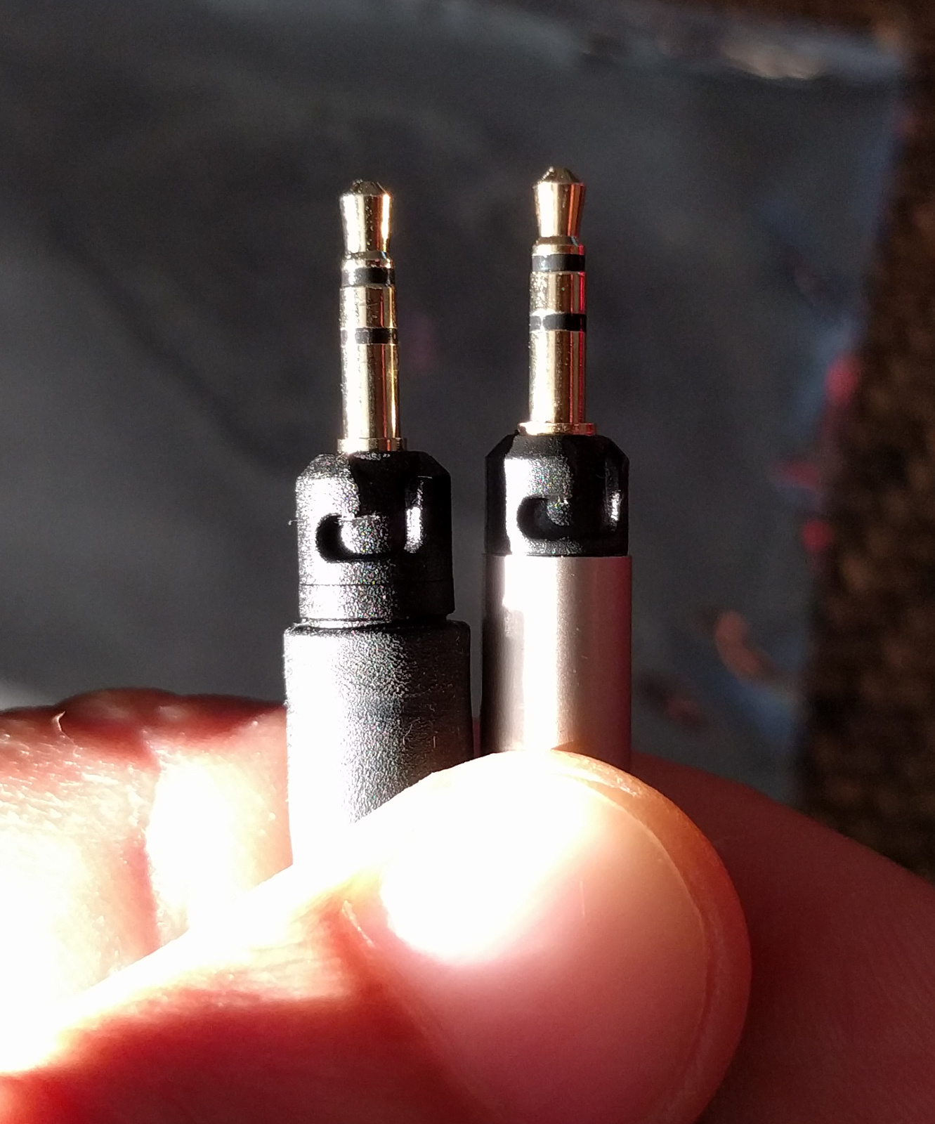 Comparison Jack for Senheiser and KRK Headphones
