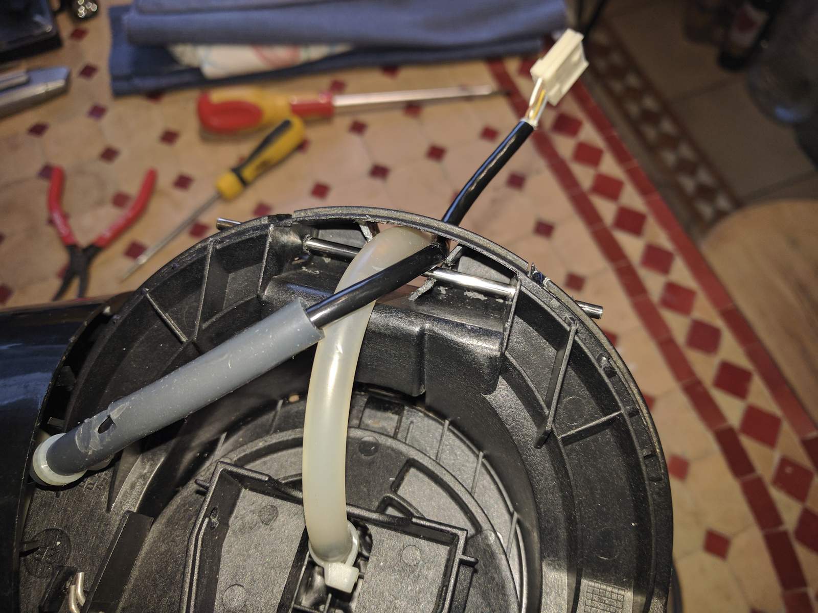 Repair of a Senseo With a Broken Hinge